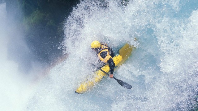 爱游戏体育app-“费尔南多·比亚尔巴的球技创新，带领阿根廷美洲狮队冲击世界冠军”
